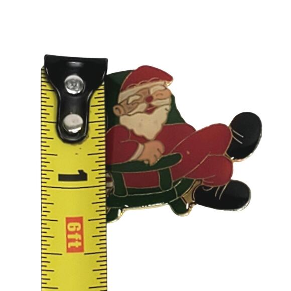 Relaxing Santa Claus Lapel Pin Christmas Holiday Vtg Holiday Decorative Xmas - Picture 2 of 3